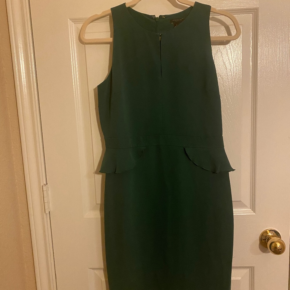Ann Taylor Peplum Sheath Dress (Size 6P)